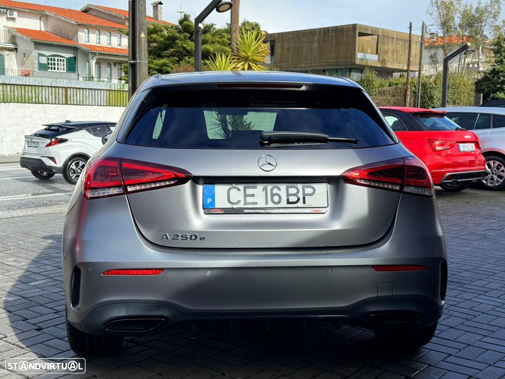 Mercedes-Benz A 250 e AMG Line - 10