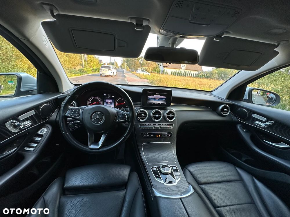 Mercedes-Benz GLC 300 4Matic 9G-TRONIC Exclusive - 32