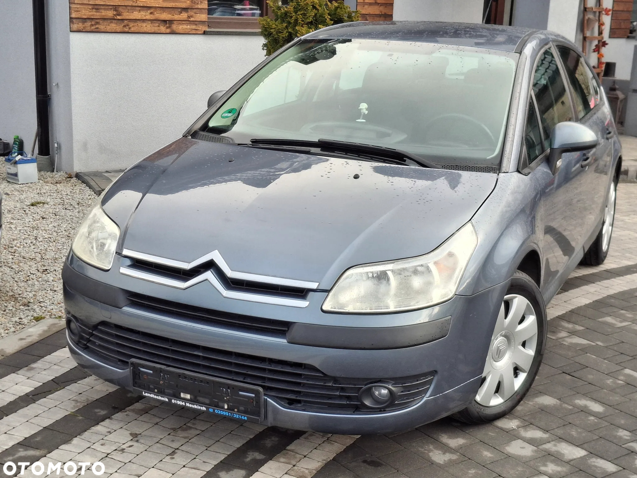 Citroën C4 1.4 16V Advance - 2