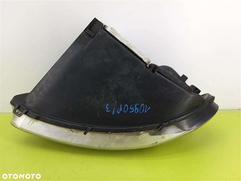 Reflektor lampa przód prawa Chrysler Voyager IV 2000-2007 EUROPA - 2