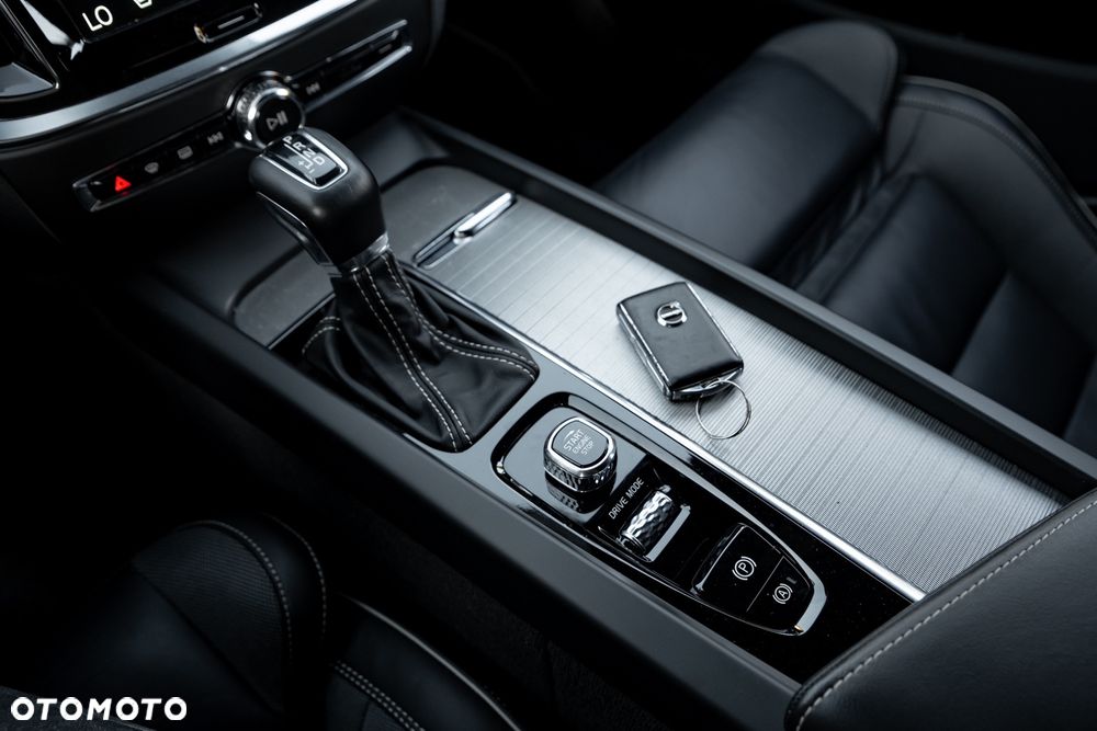 Volvo V60 B5 B R-Design - 30