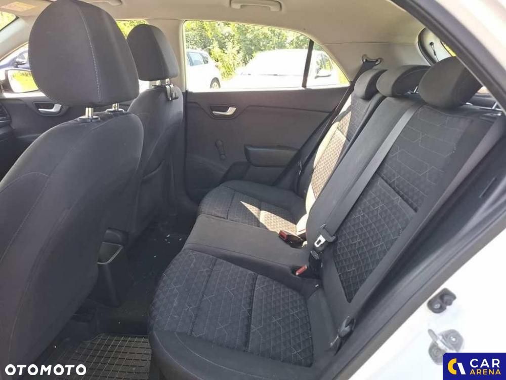 Kia Rio - 38