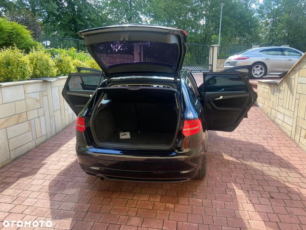 Audi A3 Sportback 1.6 TDI DPF Ambiente - 4