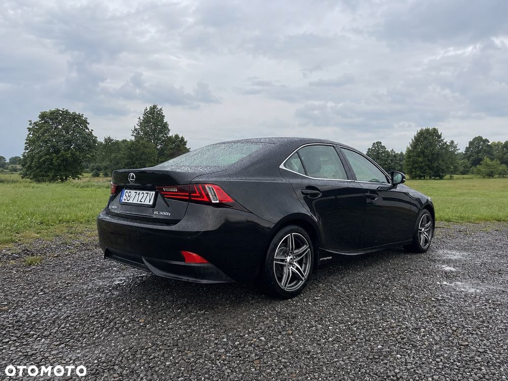 Lexus IS 300h Elegance - 10