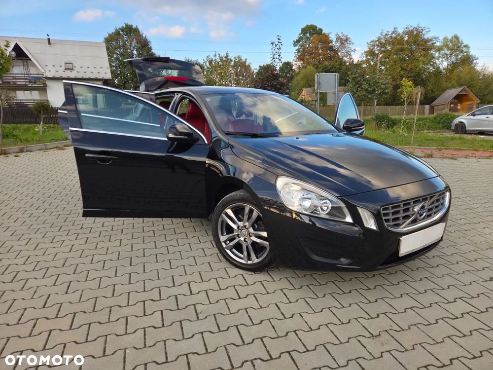 Volvo V60 D3 Geartronic Momentum - 24