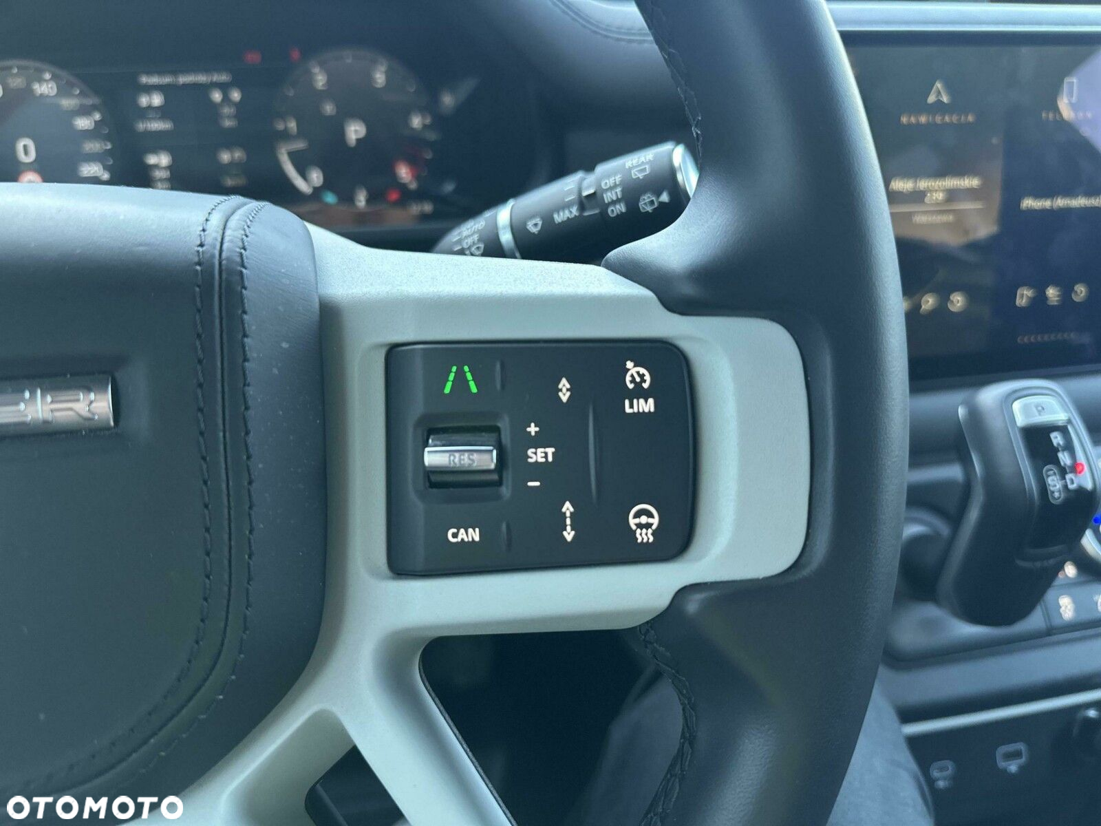 Land Rover Defender - 16