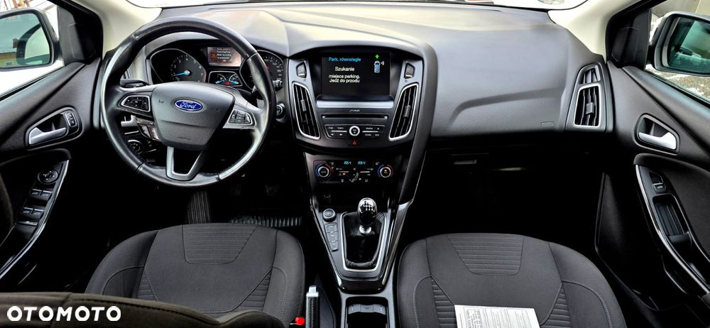 Ford Focus - 36