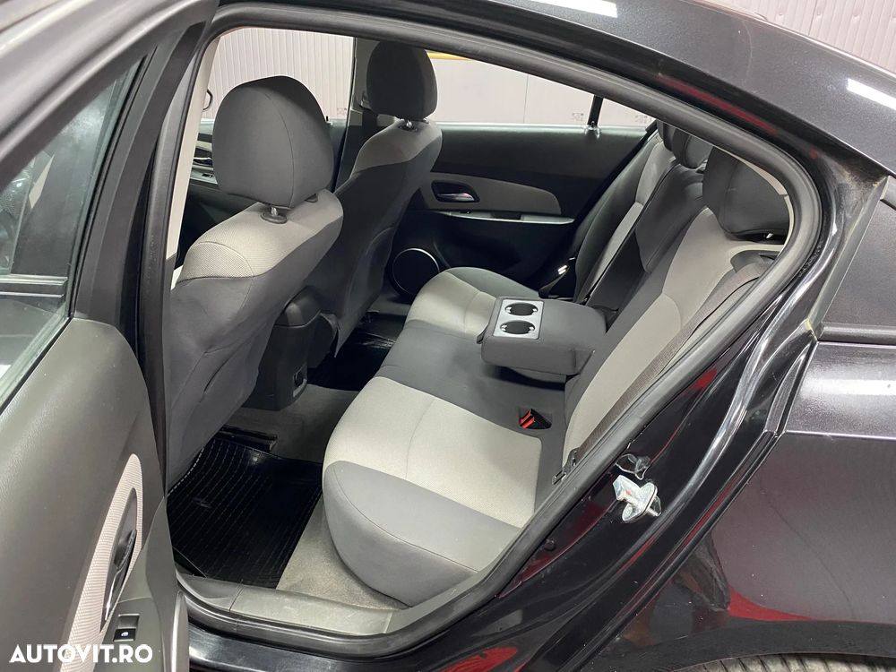 Chevrolet Cruze - 14