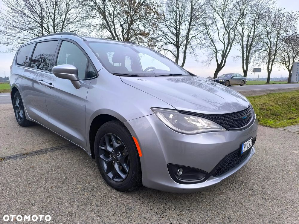 Chrysler Pacifica - 1