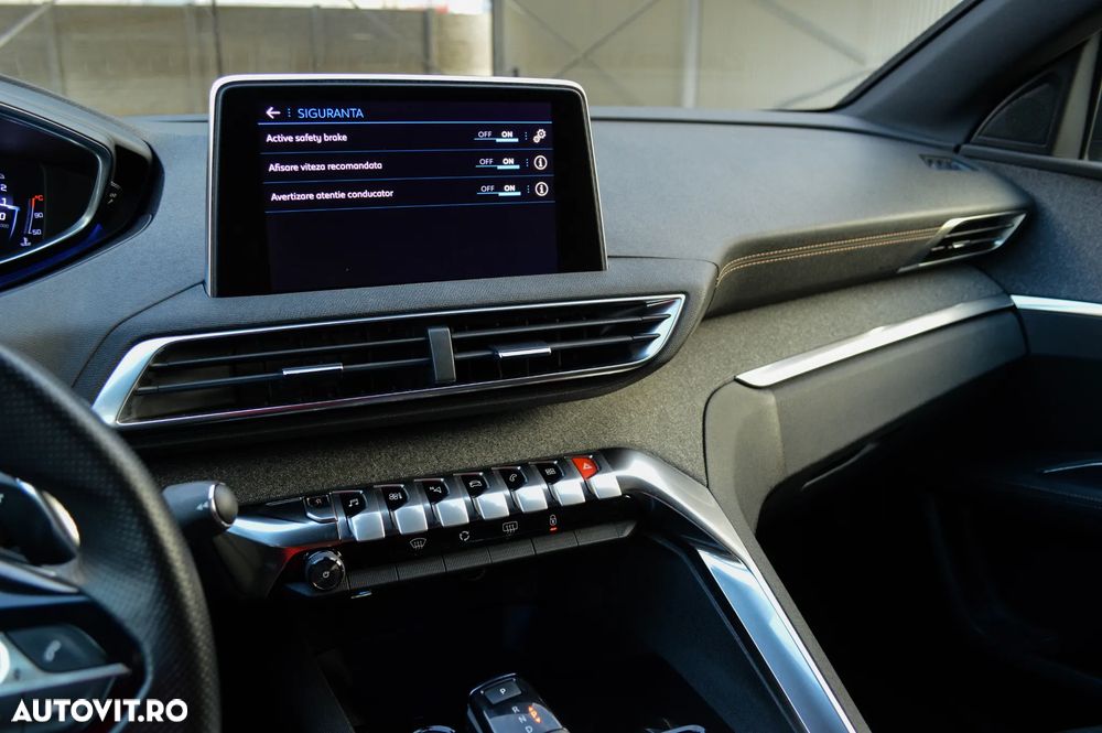 Peugeot 3008 1.6 BlueHDI S&S EAT6 GT-Line - 24