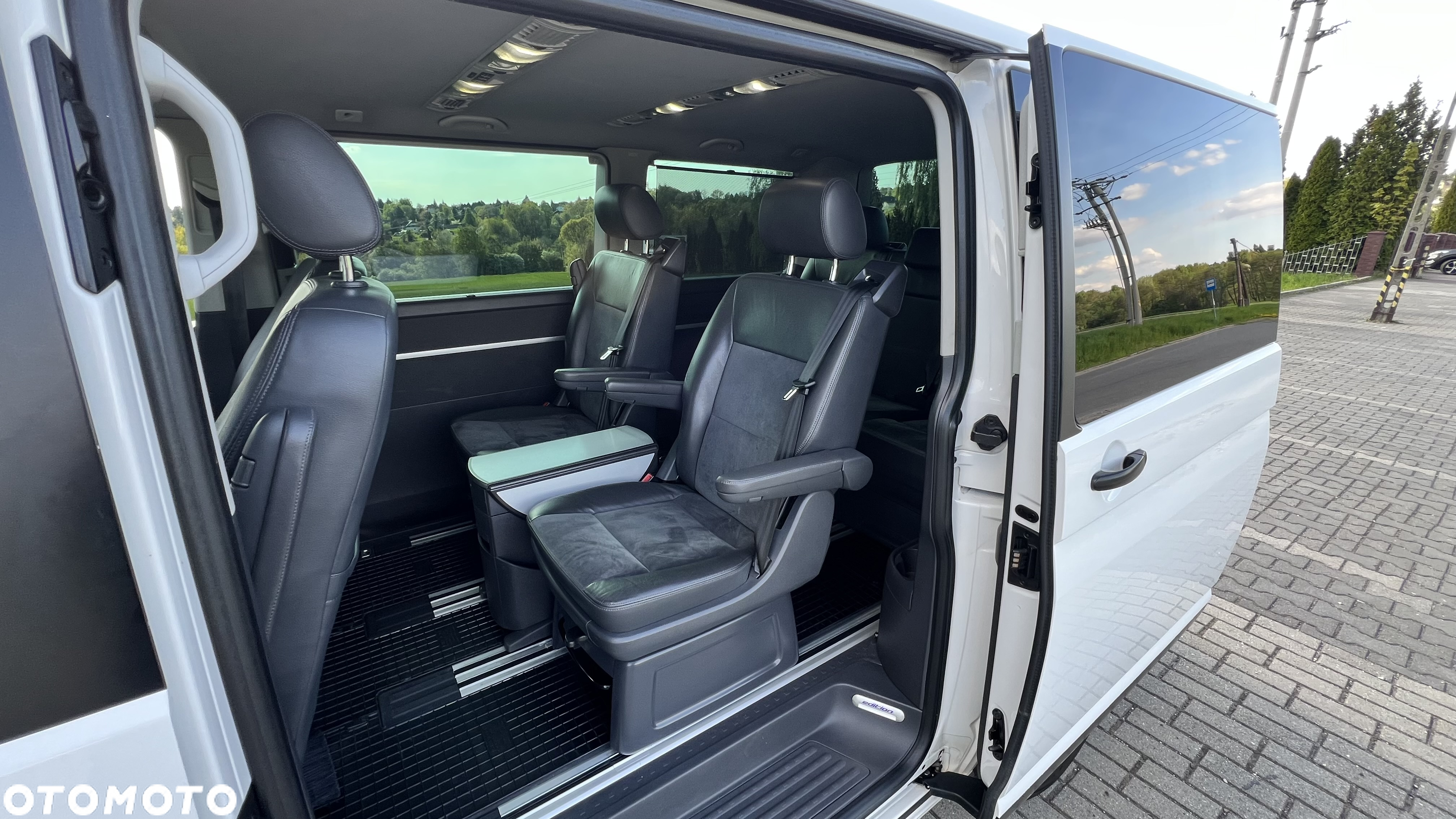 Volkswagen Multivan - 27