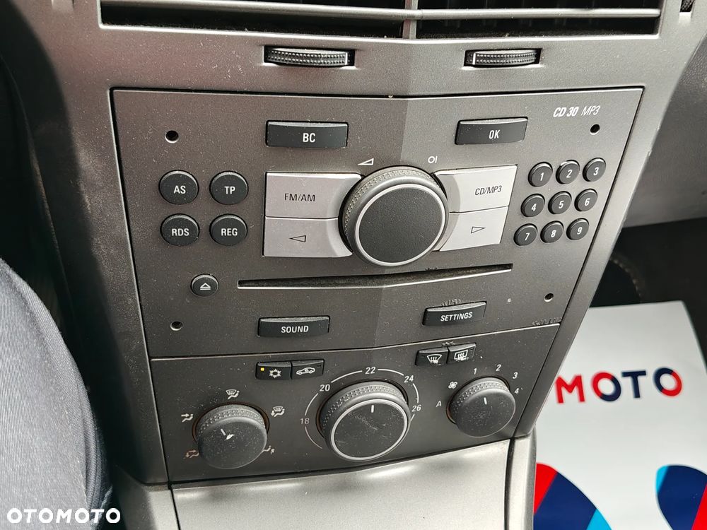 Opel Astra 1.6 Sport - 21