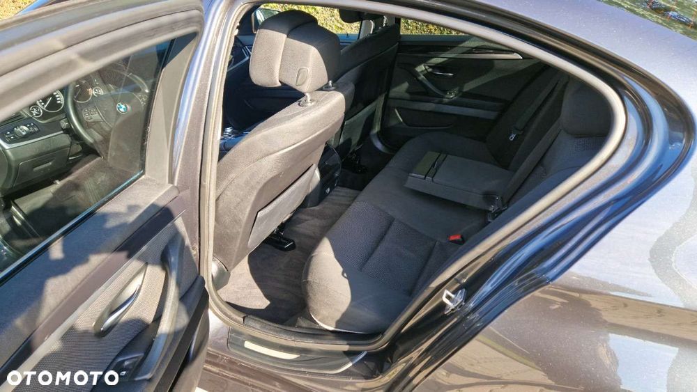 BMW Seria 5 520d Luxury Line - 12