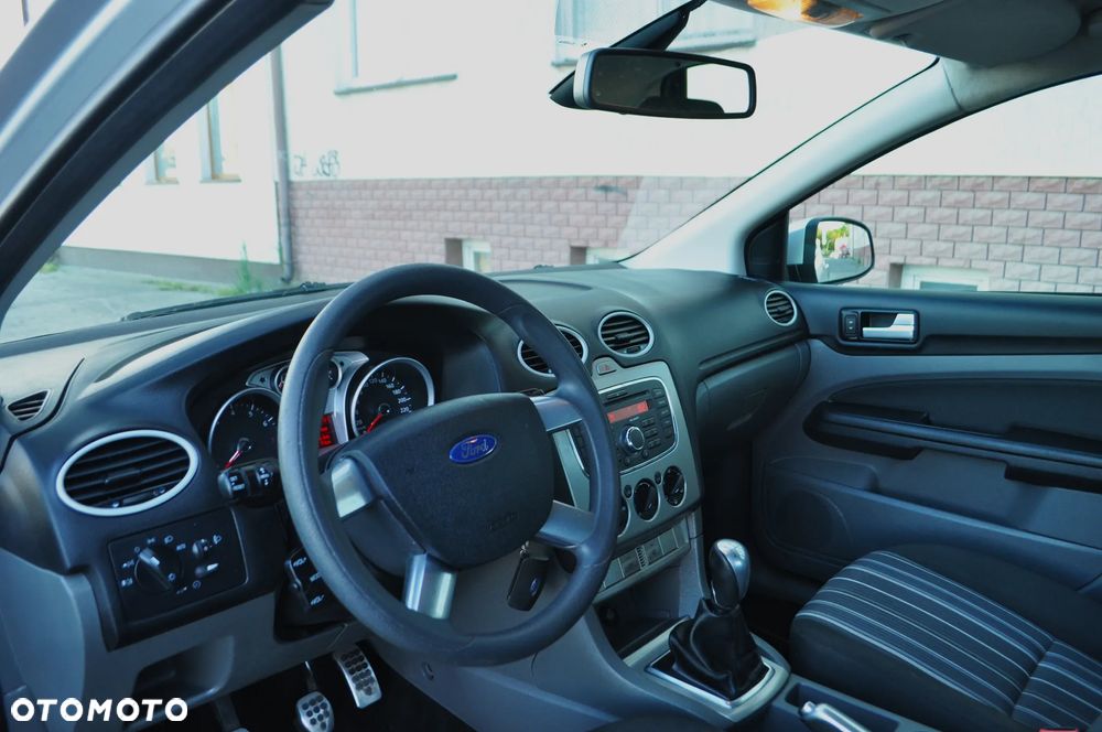 Ford Focus 1.6 Trend + - 10