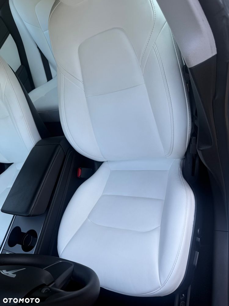 Tesla Model 3 - 11