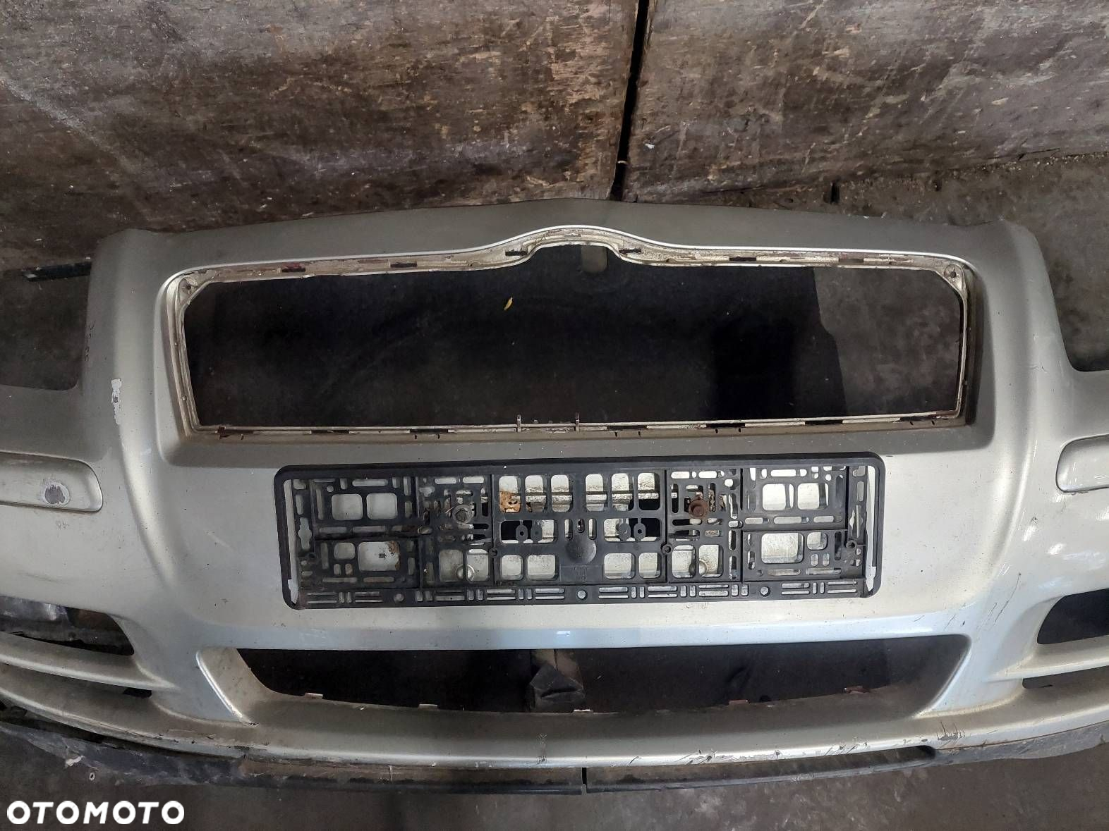 ZDERZAK PRZÓD PRZEDNI TOYOTA AVENSIS T25 1C0 - 5