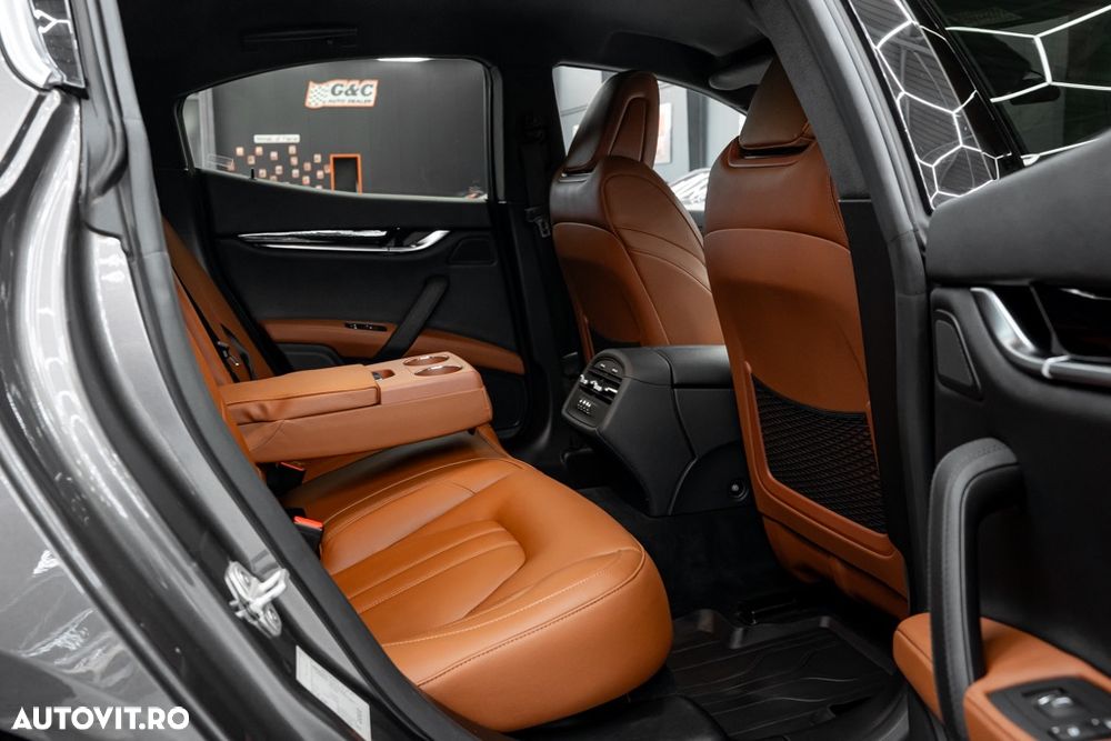 Maserati Ghibli GT Hybrid - 16
