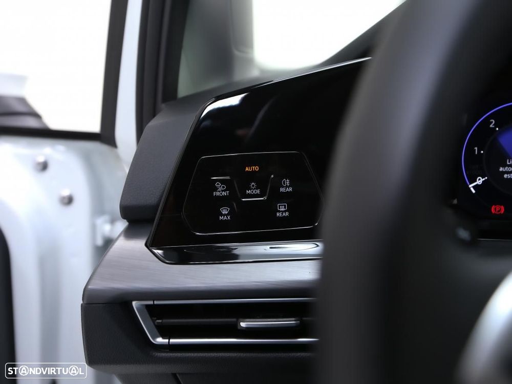 VW Golf Variant 2.0 TDi SCR DSG Comfortline - 17