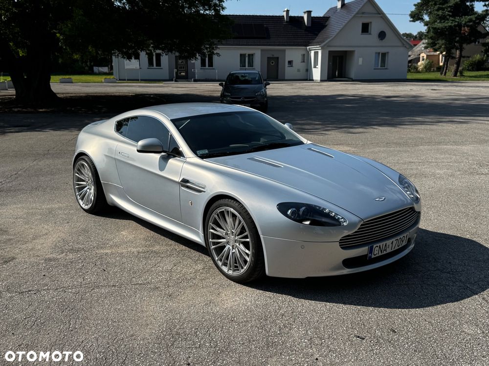 Aston Martin Vantage - 3