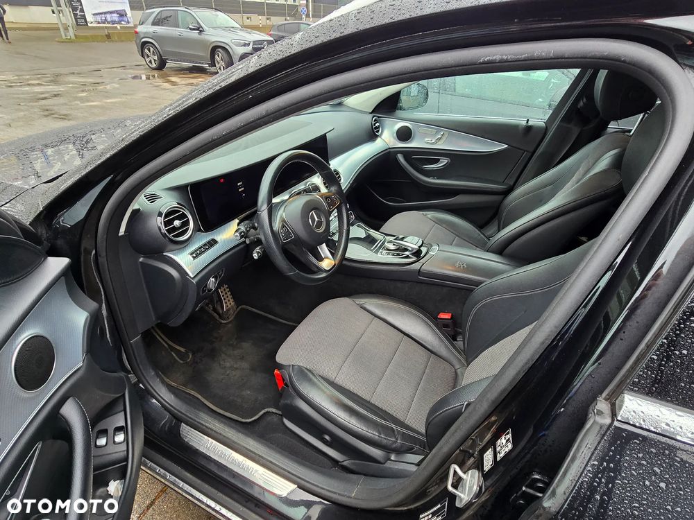 Mercedes-Benz Klasa E 220 d 4-Matic All-Terrain - 11
