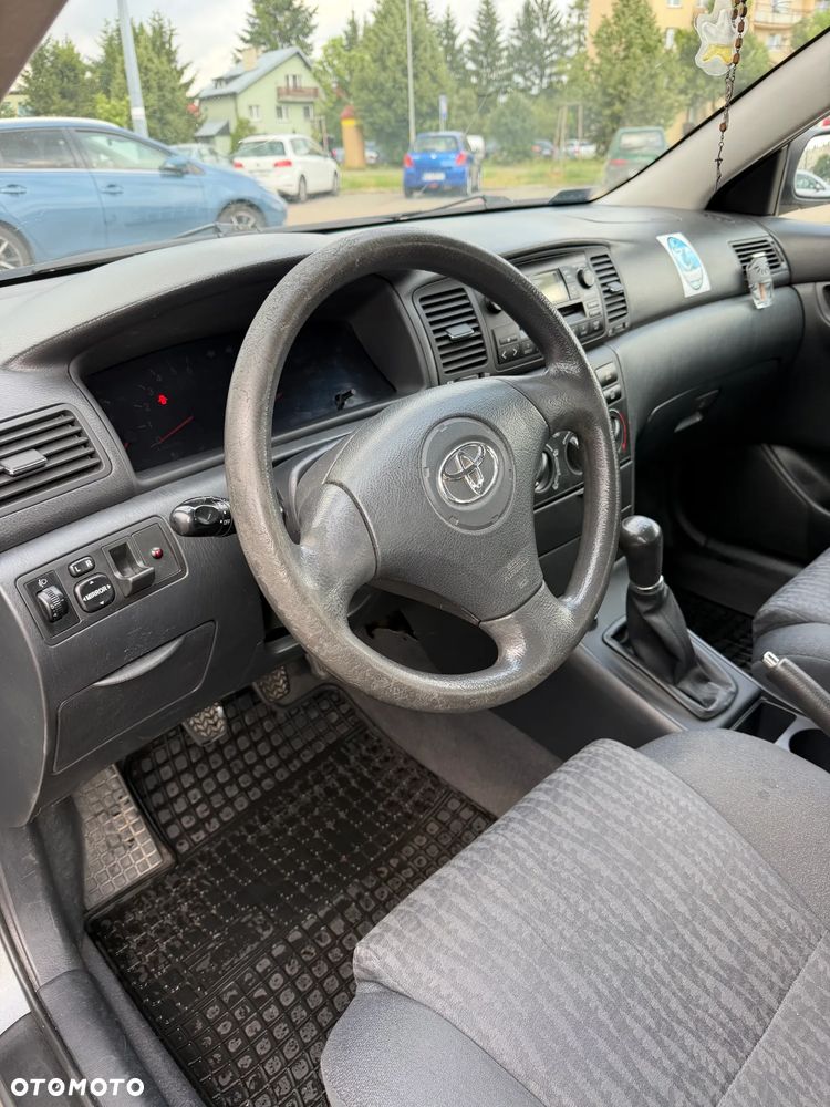 Toyota Corolla - 14