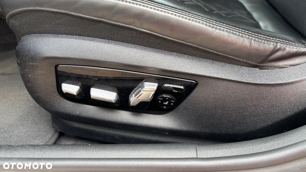BMW Seria 5 520d Sport Line - 23
