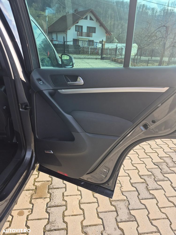 Volkswagen Tiguan - 8
