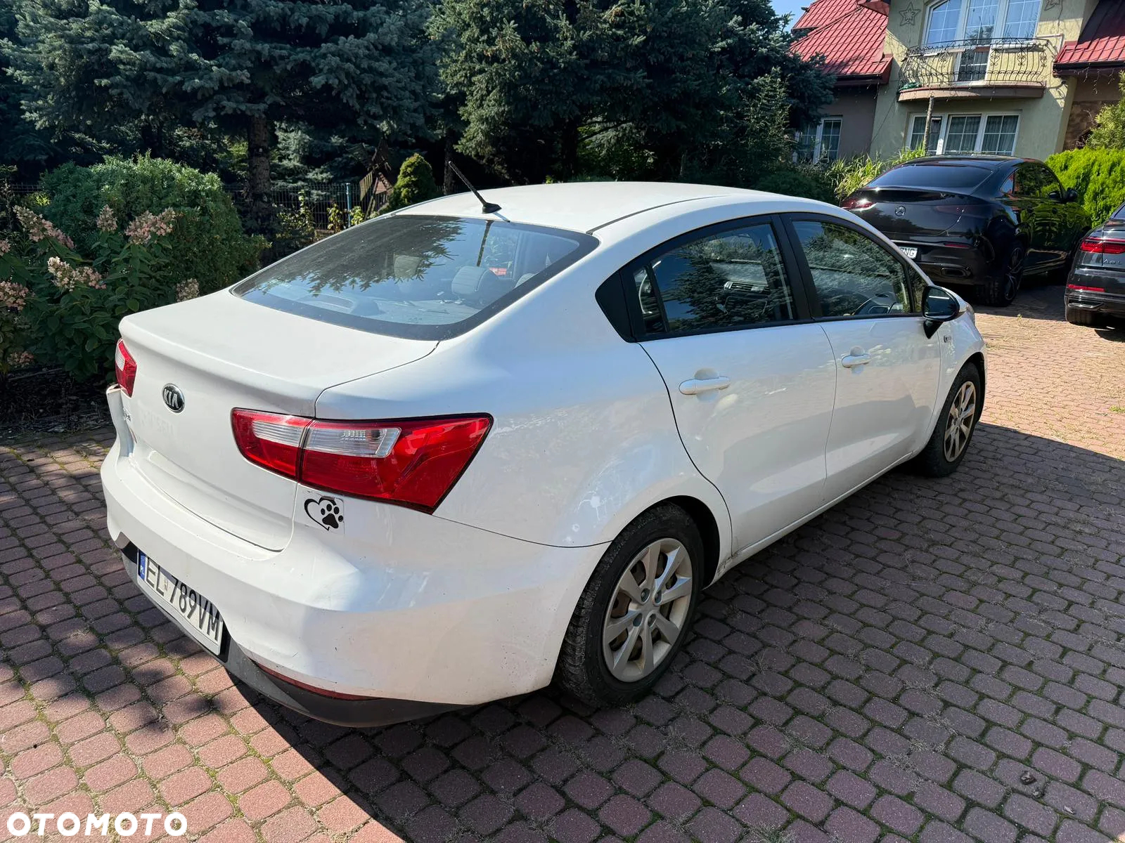 Kia Rio 1.2 L - 4