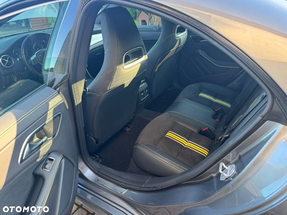 Mercedes-Benz CLA 250 7G-DCT AMG Line - 21