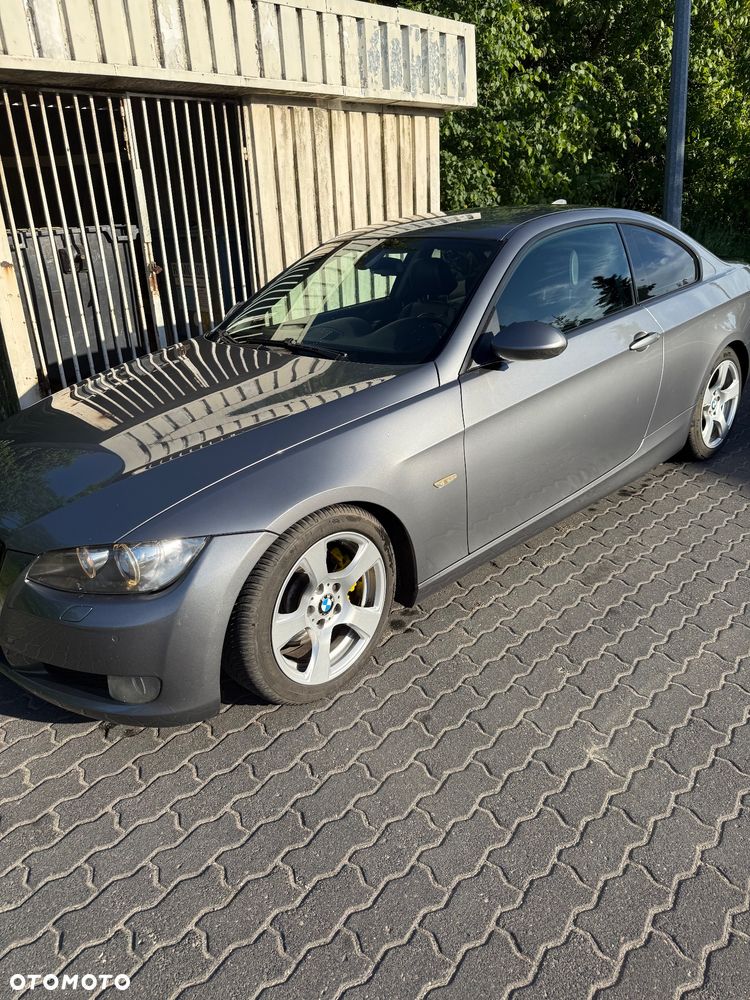 BMW Seria 3 325i - 2