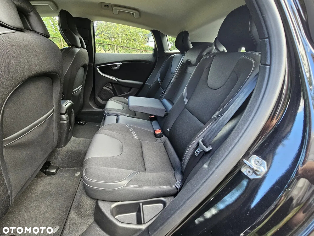 Volvo V40 D2 Momentum - 20