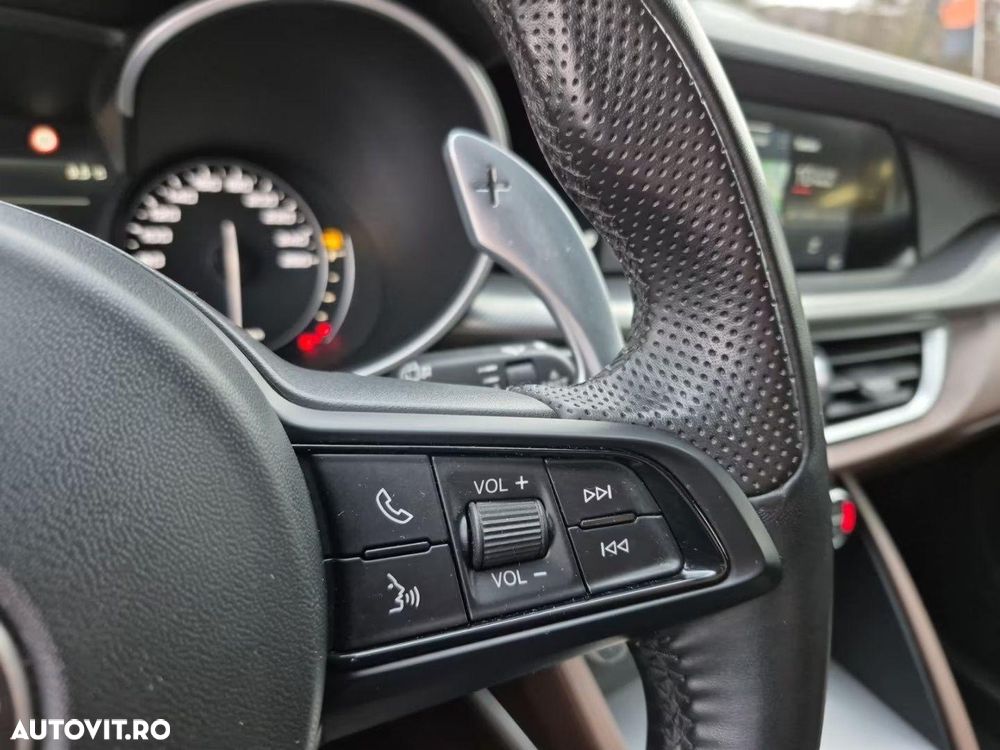 Alfa Romeo Stelvio - 17