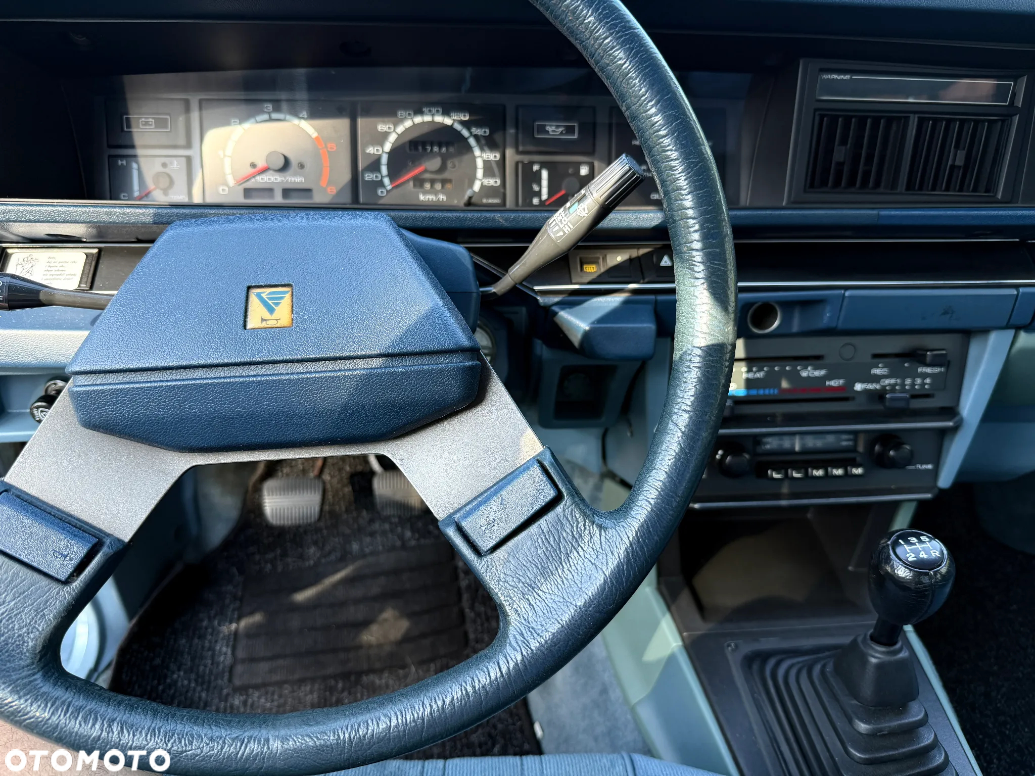 Nissan Bluebird - 18