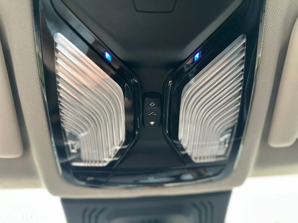 BMW Seria 3 330i M Sport - 15