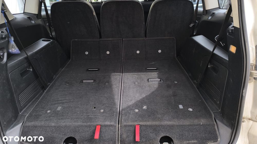 Ford S-Max - 11