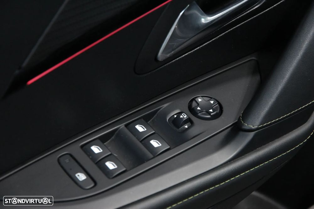 Peugeot 208 1.2 PureTech GT Line - 12