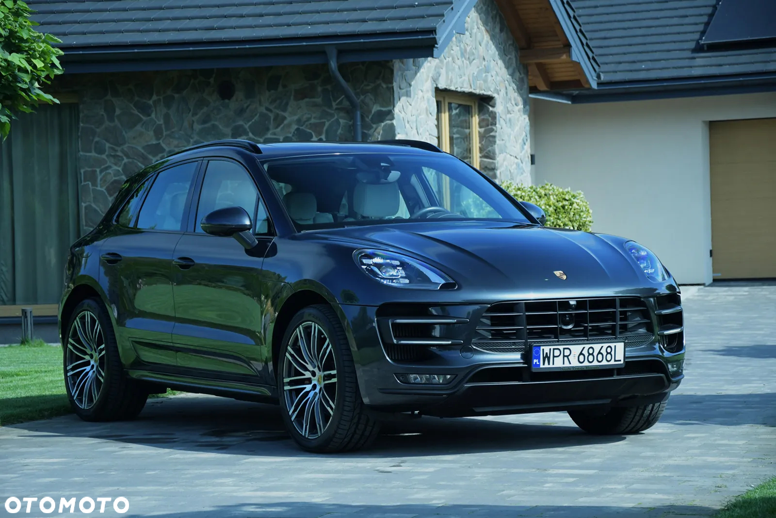 Porsche Macan Turbo - 8