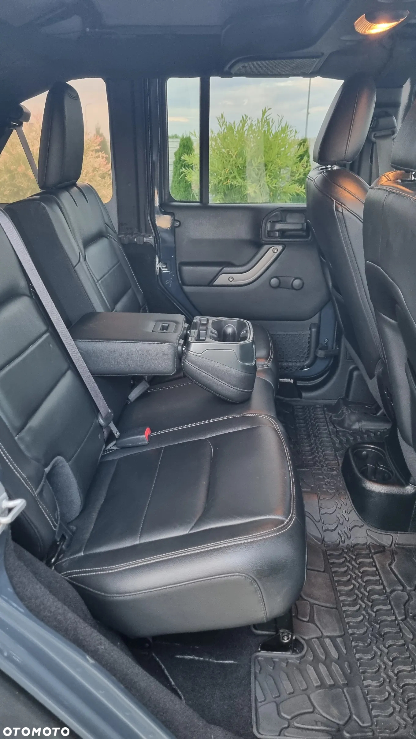 Jeep Wrangler - 24