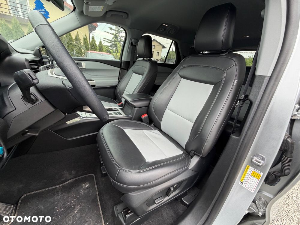 Ford Explorer - 36