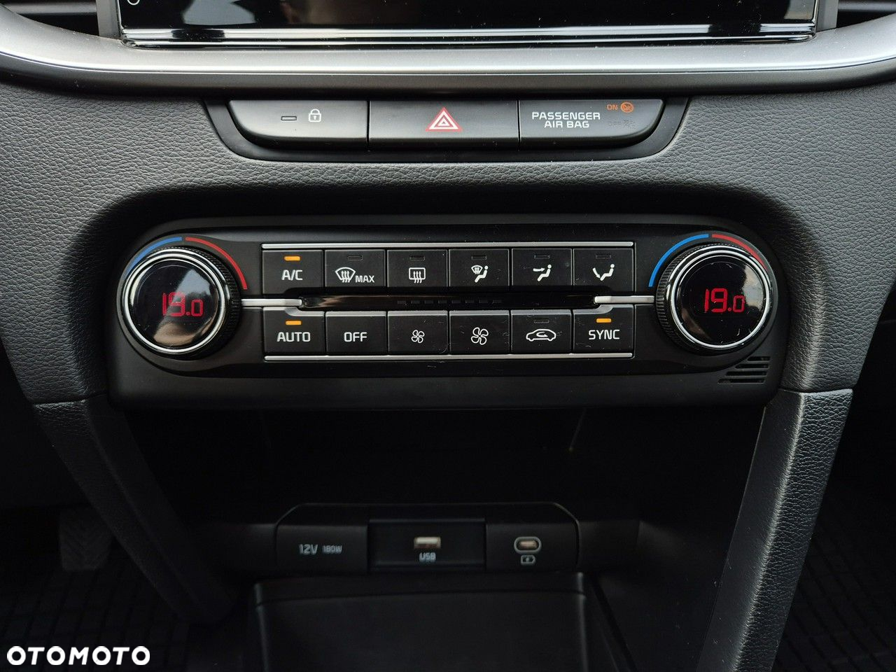 Kia Ceed - 25