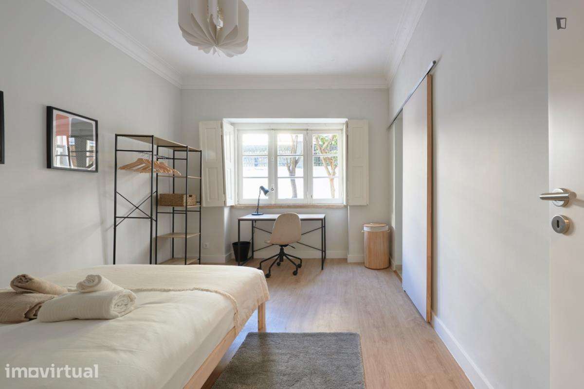 Quarto - localizado em Roma-Areeiro Lisbon - Grande imagem: 3/6