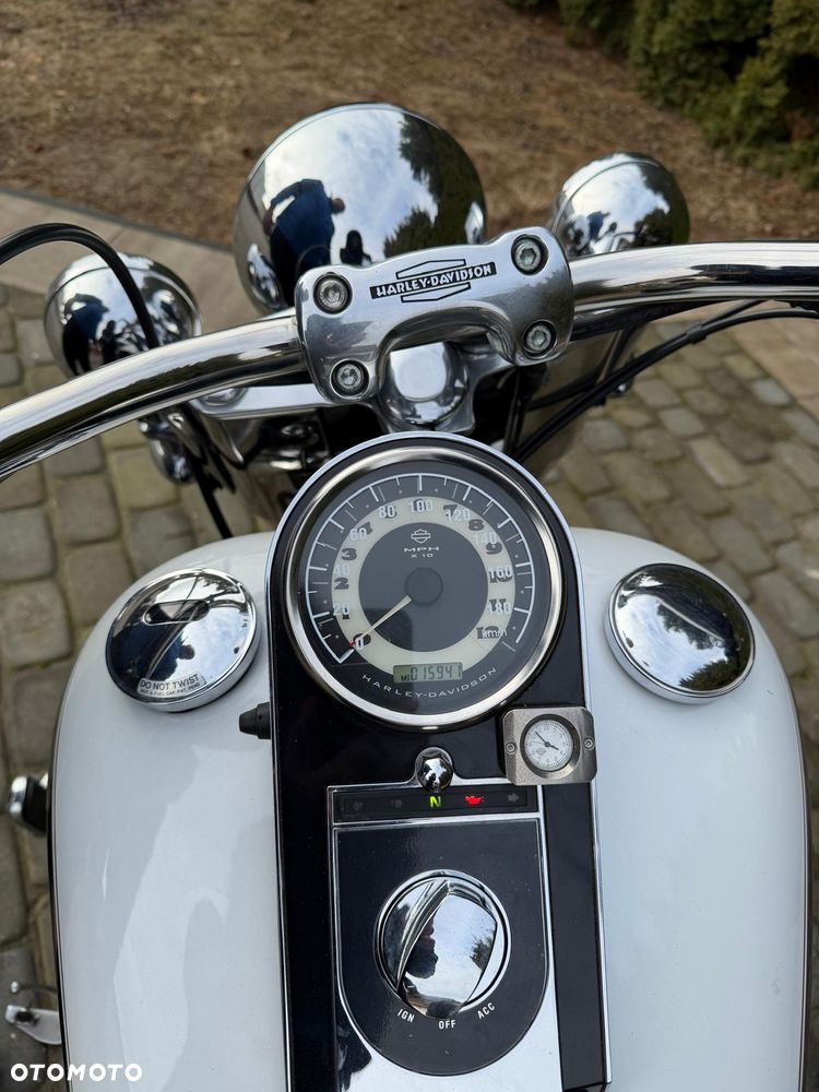Harley-Davidson Softail Deluxe - 4