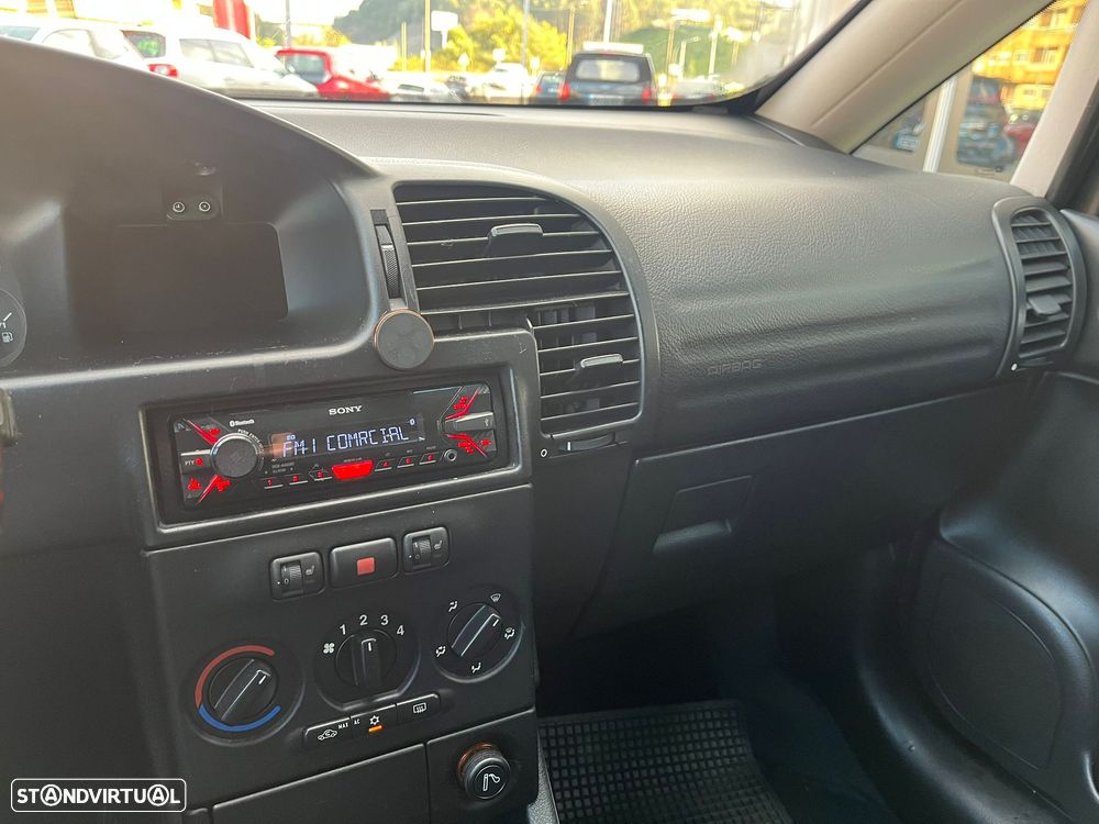 Opel Zafira - 13