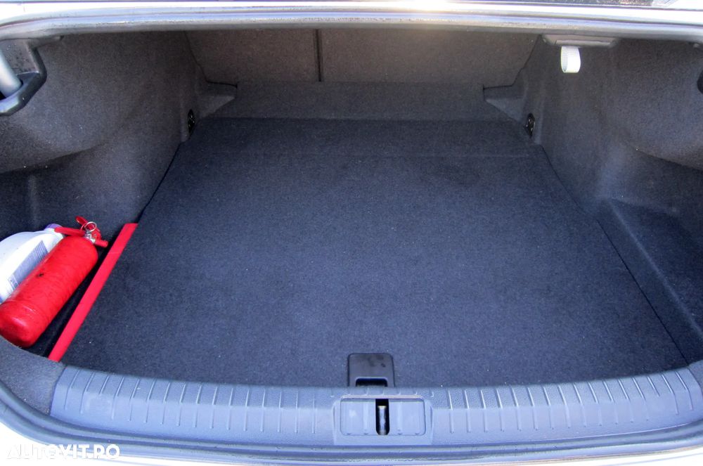 Volkswagen Passat - 22