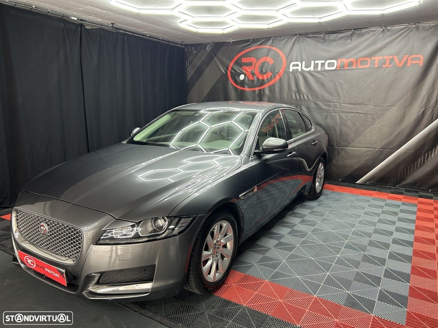 Jaguar XF 2.0 D Prestige Aut. - 3