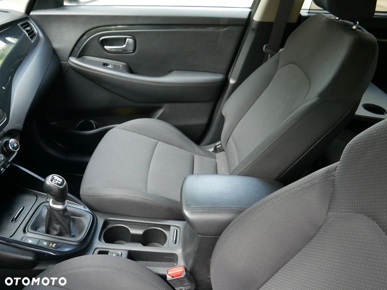 Kia Carens 1.7 CRDi 136 Dream Team Edition - 28