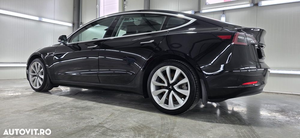 Tesla Model 3 - 2