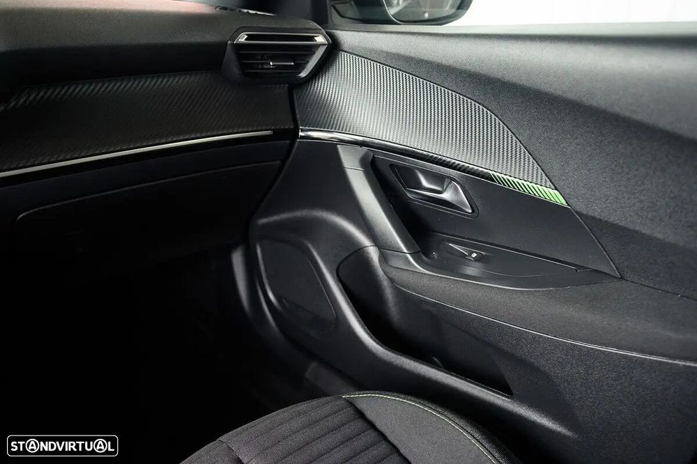 Peugeot 2008 1.2 PureTech Style - 54