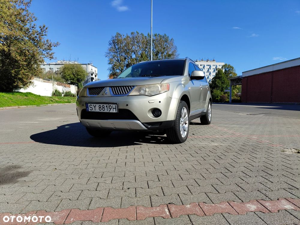 Mitsubishi Outlander 2.0 DID Instyle NAVI - 1