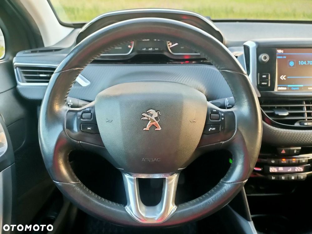 Peugeot 2008 1.6 BlueHDi Style - 21